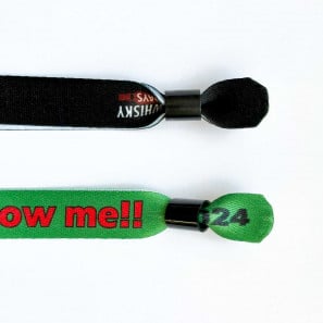 Ferdén vágott textil karszalag