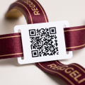 QR kódos karszalag PVC lapkával