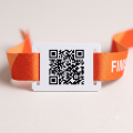 QR kódos karszalag PVC lapkával