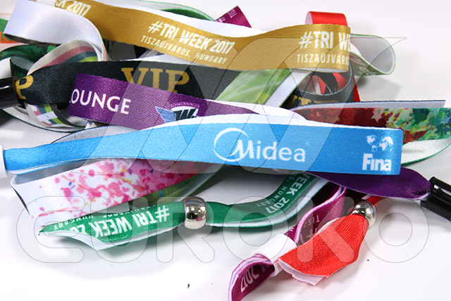 nyereményjáték, szövet karszalag