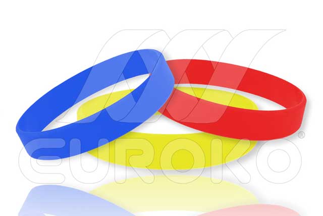 Egyszínű szilikon csuklópánt felirat nélkül